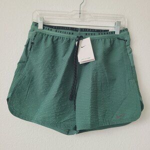 Nike Dri-Fit ADV 4" Run Division Running Shorts FQ4617-361 Size S Green